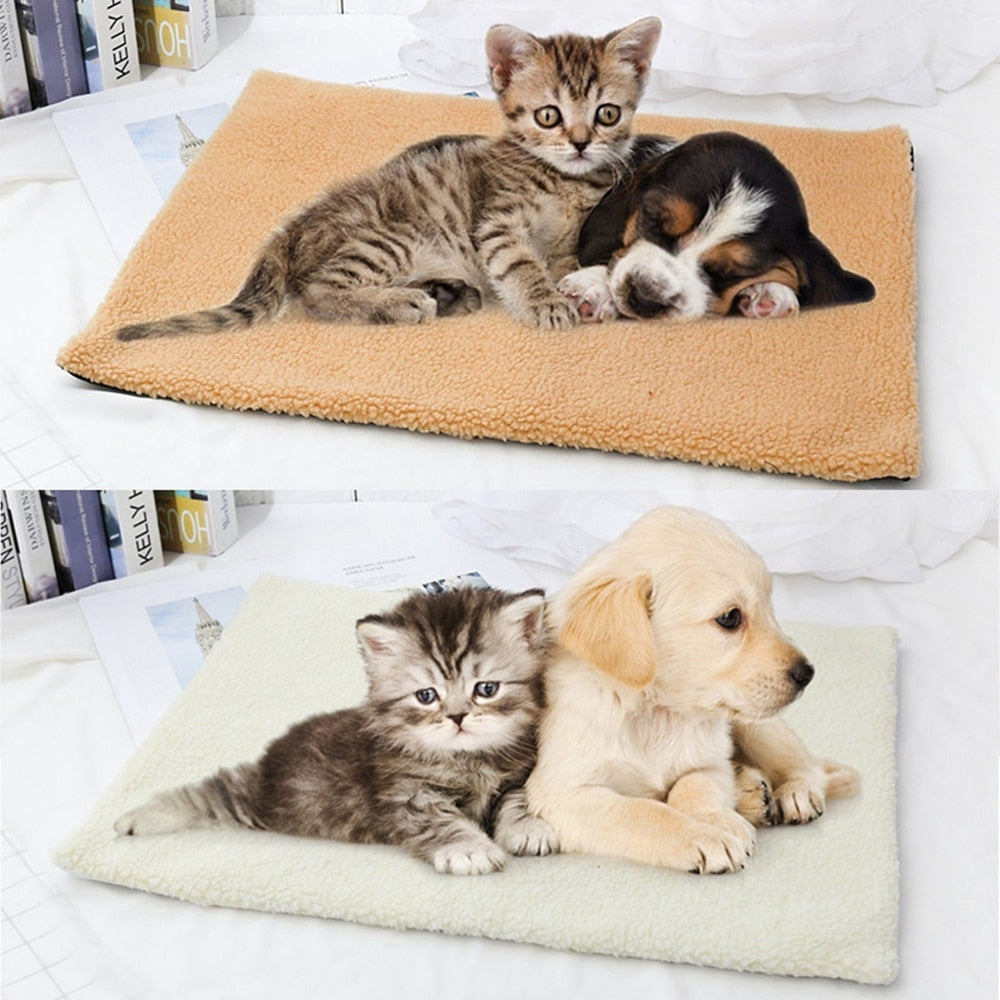 Self warming washable pet heating mat